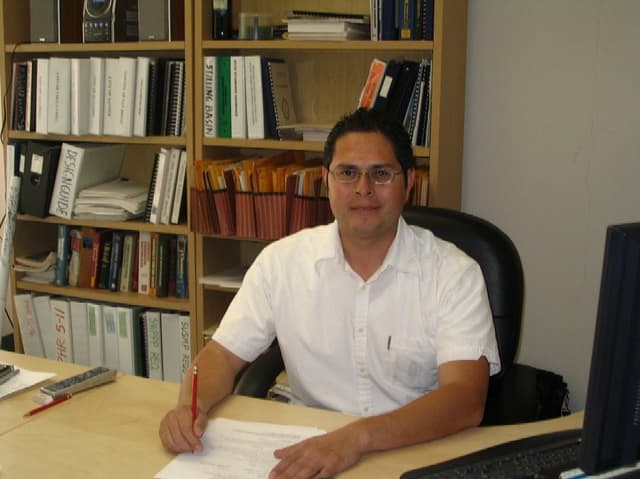 Ingeniero egresado retorna a City College