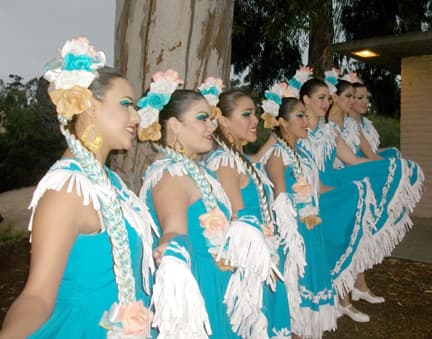 Danza mexicana pondrá a bailar a San Diego