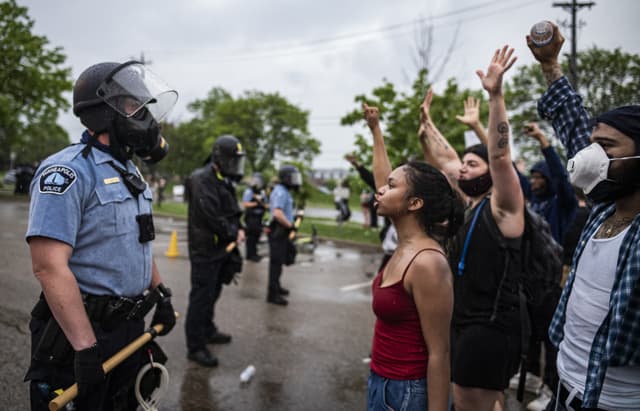 Police Officer That Killed Black Suspect Is Arrested, Charged With Murder