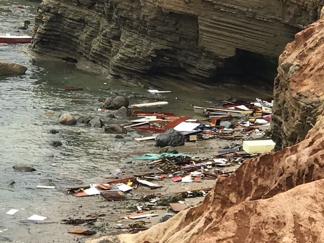 Small Boat Crashes onto SD Coast, 4 Killed, 25 Rescued