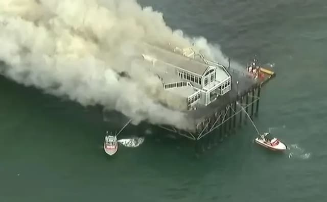 https://cms.laprensa.org/sites/default/files/2024-04/pic_OceansidePierFire.jpg