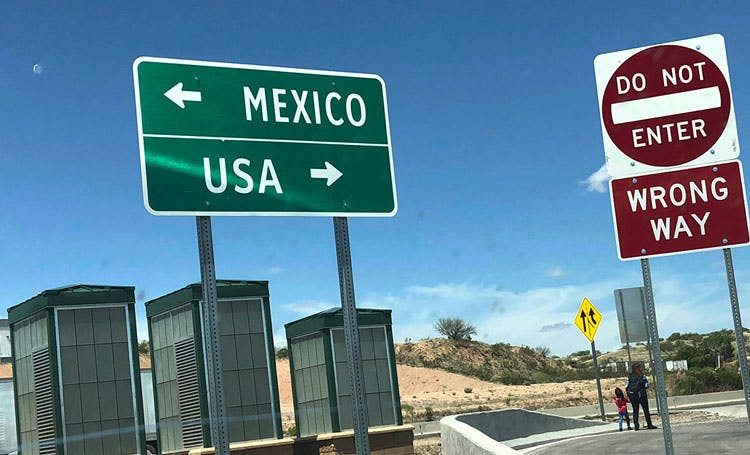US Mexico border sign