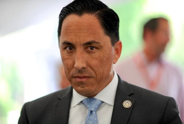 PERSPECTIVE: Gloria Joins Infamous List of Damaged Mayors