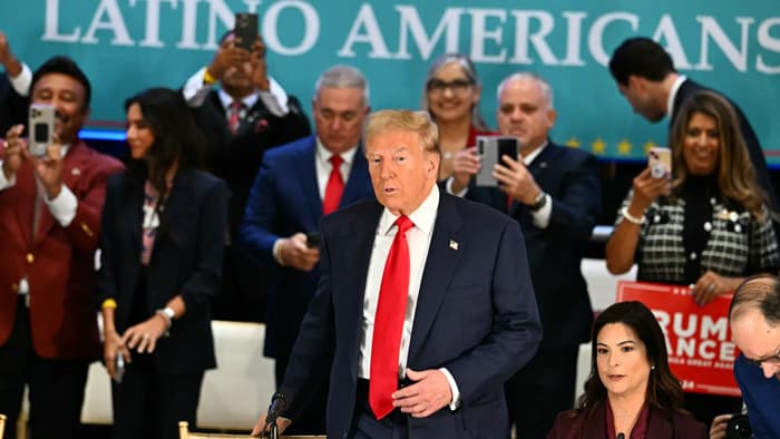 https://laprensa-media.laprensa.workers.dev/pic_TrumpLatinos.jpg